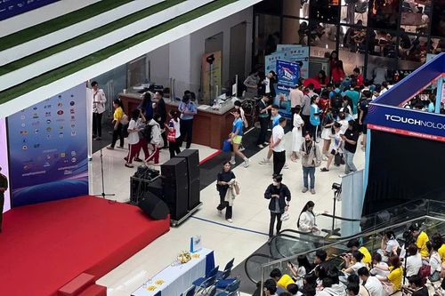 Ngày hội tân sinh viên TPHCM quy tụ hơn 20.000 bạn trẻ