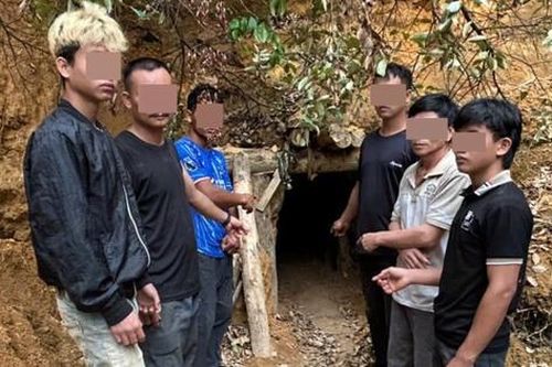 'Vàng tặc' sa lưới ở vùng núi Trà Liên
