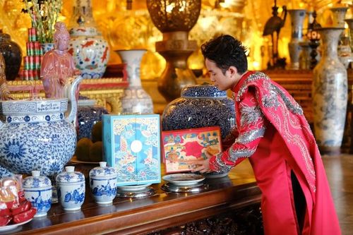 Khi âm nhạc và ẩm thực giao thoa: Tùng Dương - đại sứ thương hiệu BST Trung thu 2025 của Bảo Ngọc