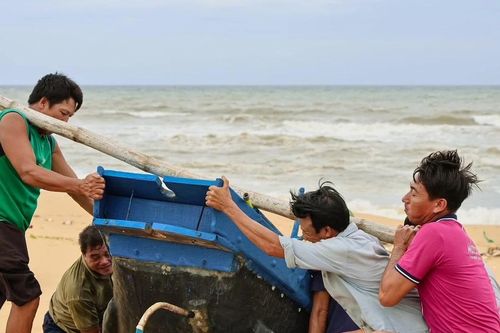 Quân dân Quảng Trị chạy đua với bão số 10