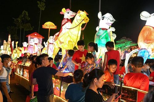 Lễ hội đèn lồng Tuyên Quang - Ánh sáng tuổi thơ từ bàn tay cộng đồng