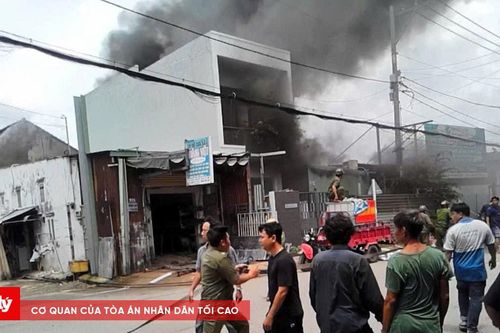 Cháy lớn tại bãi giữ xe ở TP. Hồ Chí Minh