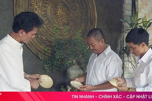 Những người làm cho cổ vật biết nói chuyện