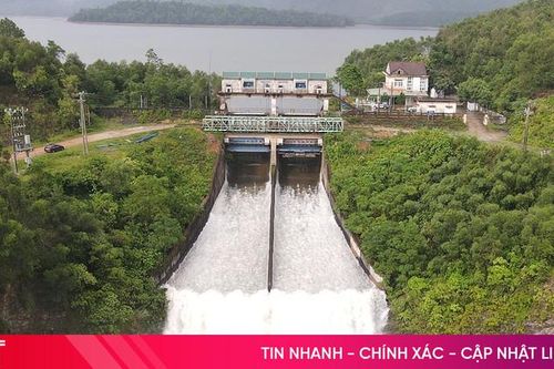 Nhiều hồ chứa xả tràn ứng phó mưa lớn do bão số 10