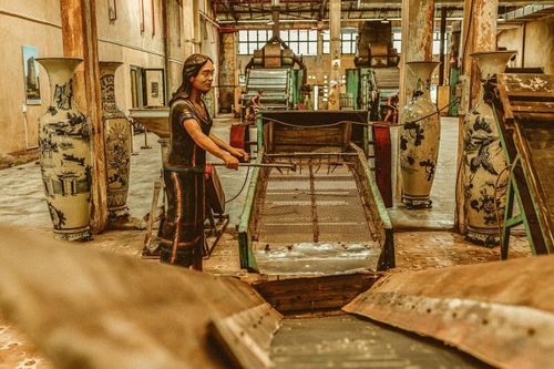 Du khách thích thú khám phá Nhà máy chè cổ 1927 gần 100 tuổi tại Lâm Đồng