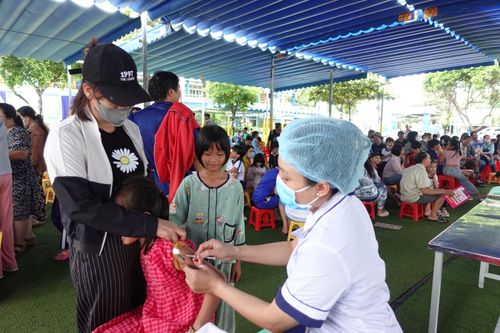 TP Hồ Chí Minh: Trẻ chưa đủ mũi vaccine sẽ được tiêm bù từ năm học 2025 - 2026