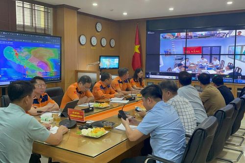Thành lập 4 đoàn công tác giám sát phòng chống bão số 10