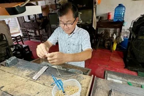 Giữ lửa vàng cho làng nghề trăm tuổi