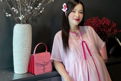 Mẹ bỉm Puka gây choáng với sắc vóc hậu sinh con