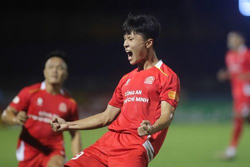 Em họ Công Phượng quá hay