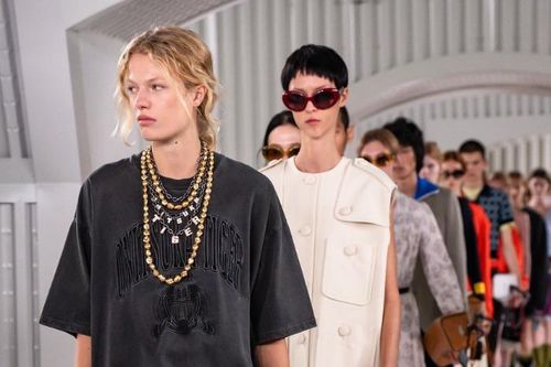 Onitsuka Tiger trình làng bộ sưu tập Xuân Hè 2026 tại Milan Fashion Week