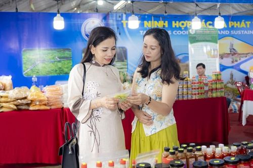 Kết nối cung cầu tại Huế: 'Đòn bẩy' đưa đặc sản địa phương ra thị trường lớn