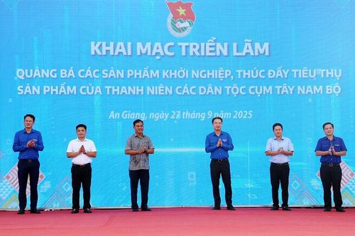 Khai mạc triển lãm quảng bá sản phẩm khởi nghiệp, thúc đẩy tiêu thụ sản phẩm của thanh niên dân tộc và miền núi các tỉnh Tây Nam Bộ