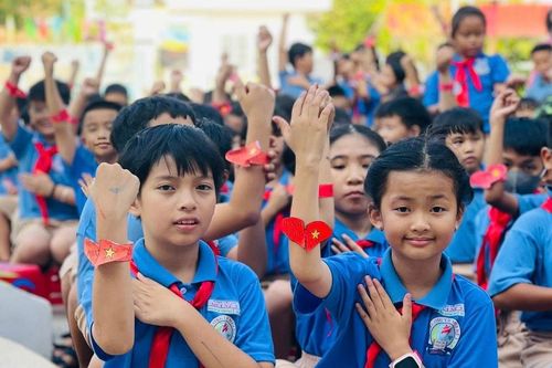 Bồi đắp kiến thức văn hóa dân tộc ngay từ trường học