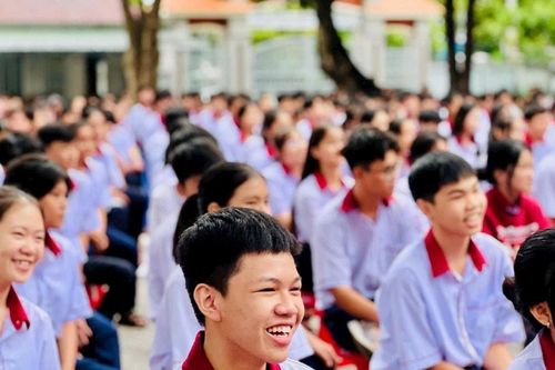 Gần 1.700 học sinh phường La Gi tìm hiểu pháp luật về an toàn giao thông đường bộ