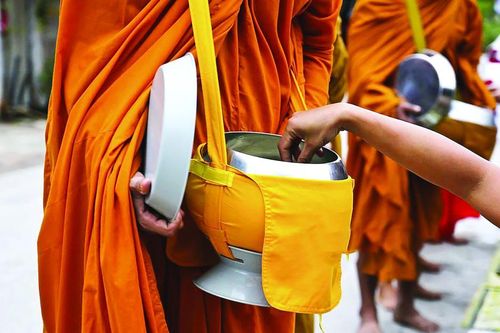 Sáu đức bố thí