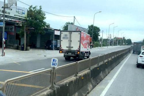 Thanh Hóa: Trừ điểm tài xế lái xe ô tô đi ngược chiều trên QL1