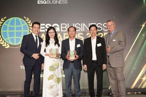 VinUni 'Chiến thắng kép' tại ESG Business Awards 2025