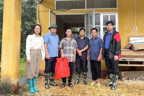 Xã Kim Đồng khẩn trương di dời dân khỏi khu vực nguy cơ sạt lở