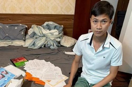 Đánh sập 'lò' sản xuất hàng vạn văn bằng, chứng chỉ, sổ đỏ, bằng lái… giả
