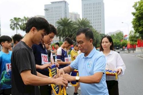 130 VĐV phường Hà Đông tham gia Chung kết giải chạy Báo Hànôịmới lần thứ 50