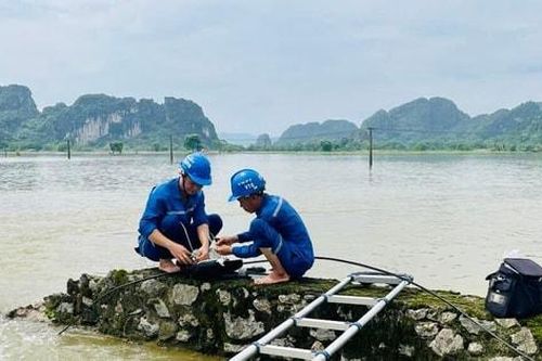 Bảo đảm thông tin liên lạc ứng phó với bão số 10