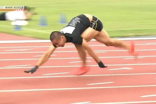 Kỷ lục Guinness người chạy 100m bằng 4 chi nhanh nhất thế giới