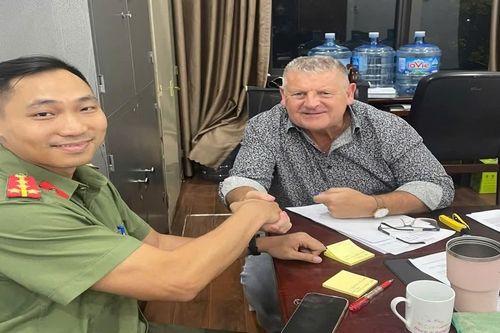 Hỗ trợ du khách nước ngoài gặp sự cố tại Hà Nội