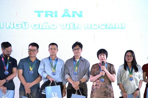 Gặp mặt 200 tân sinh viên xuất sắc: Cùng 2K7 viết tiếp tương lai