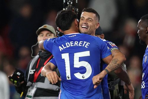 Sunderland thăng hoa tại Premier League