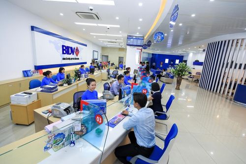 Ngân hàng quốc doanh lớn nhất Việt Nam khai tử loạt chi nhánh