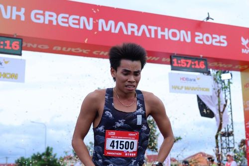 Vượt dàn sao, Huỳnh Anh Khôi phá sâu kỷ lục để vô địch Marathon Cần Giờ
