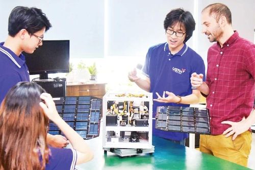 Những bước tiến làm chủ công nghệ không gian