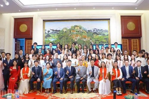 Đoàn-Hội đồng hành, hỗ trợ tân sinh viên Việt Nam tại Bắc Kinh, Trung Quốc tự tin bước vào năm học mới