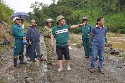 Đà Nẵng nỗ lực tìm kiếm 2 người dân nghi mất tích do mưa bão số 10