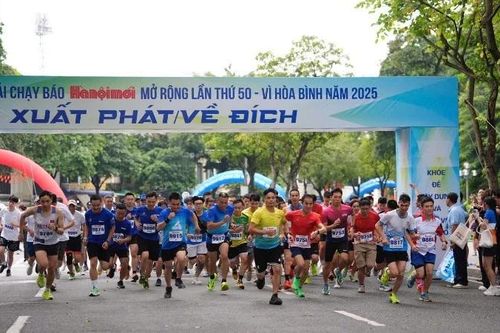 Hơn 3.000 vận động viên dự chung kết Giải chạy Báo Hànôịmới - Vì hòa bình