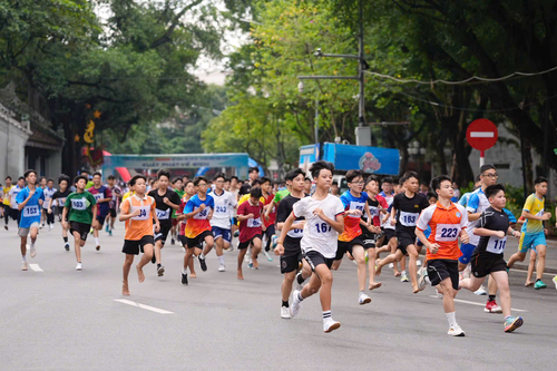 Hơn 3.000 vận động viên thi chung kết giải chạy Báo Hànôịmới - Vì hòa bình