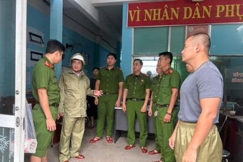 Lãnh đạo phường Thanh Khê kiểm tra, chỉ đạo, động viên các lực lượng ứng trựcphòng, chống bão số 10