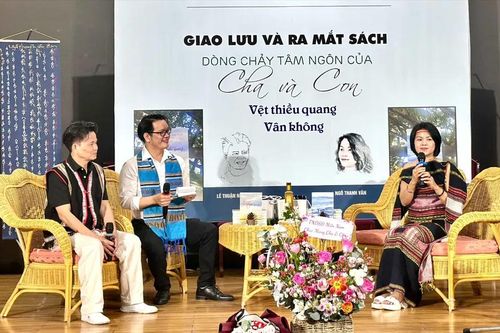 Cuộc gặp gỡ đặc biệt từ 'Dòng chảy tâm ngôn của cha và con'
