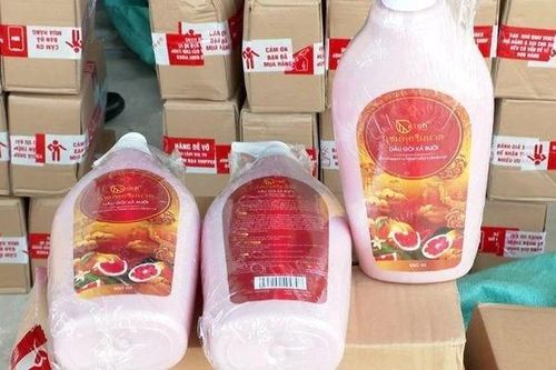 Triệt phá đường dây sản xuất dầu gội giả ở Huế