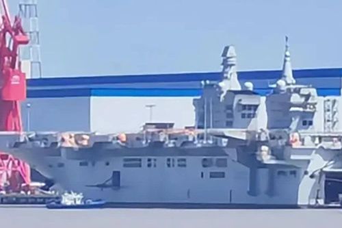 Hé lộ hình ảnh về tàu sân bay không người lái đầu tiên của Trung Quốc