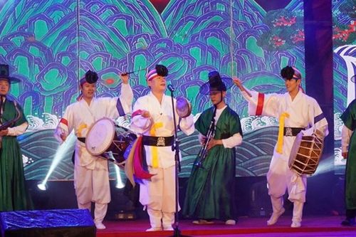 Sôi động Ngày Văn hóa Việt Nam - Hàn Quốc 2025 tại Huế