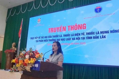 Truyền thông trực tiếp về tác hại của các loại thuốc lá tại Phân hiệu Trường Đại học Luật Hà Nội ở Đắk Lắk