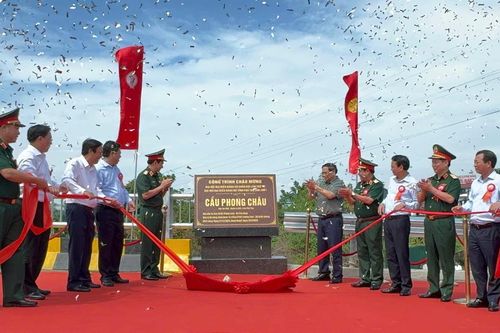 Khánh thành cầu Phong Châu mới: Hoàn thành trước tiến độ, nối thông huyết mạch Quốc lộ 32C