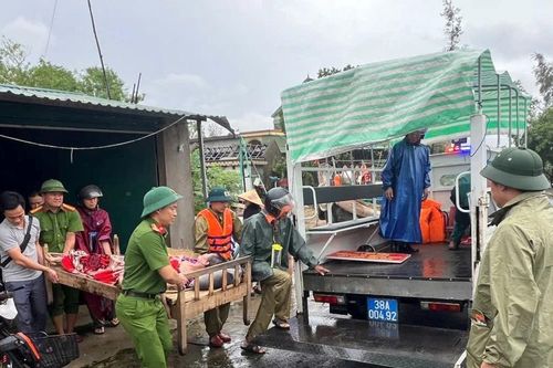 Hà Tĩnh, Nghệ An gấp rút di dời người dân khỏi khu vực nguy hiểm 'chạy bão' Bualoi
