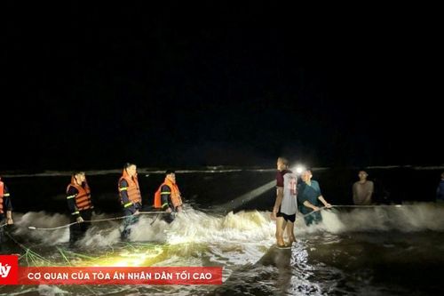Nam sinh lớp 7 mất tích khi ra biển tắm
