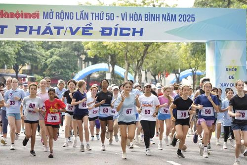 Hơn 3.000 VĐV thi chung kết giải chạy quanh hồ Hoàn Kiếm
