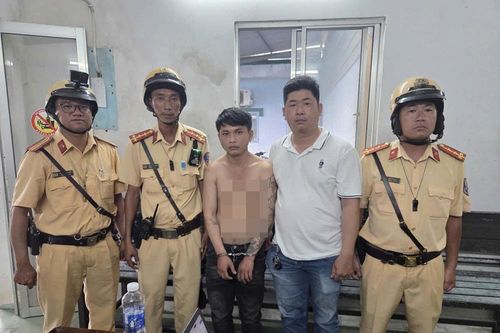 CSGT TPHCM truy đuổi 'nghẹt thở' 50km bắt kẻ trộm ô tô