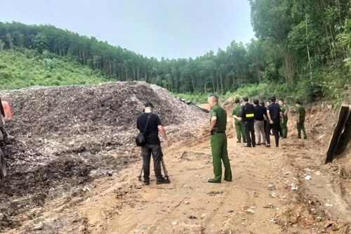 Kiểm sát khám nghiệm hiện trường vụ đổ chất thải trái phép ra môi trường