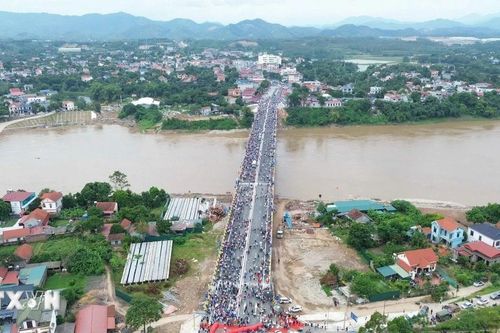 Ngắm cầu Phong Châu vừa chính thức khánh thành